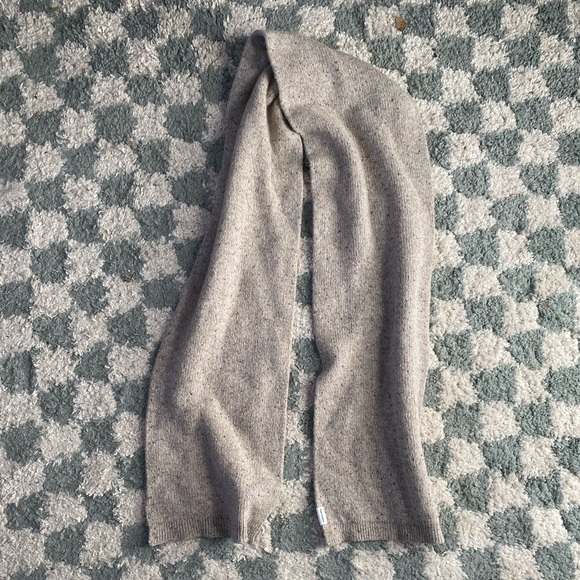 Frank & Oak Donegal Wool Scarf Beige - Picture 4 of 4